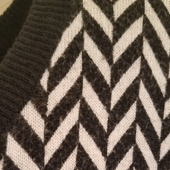 Dana Buchman sweater - Picture 9 of 9